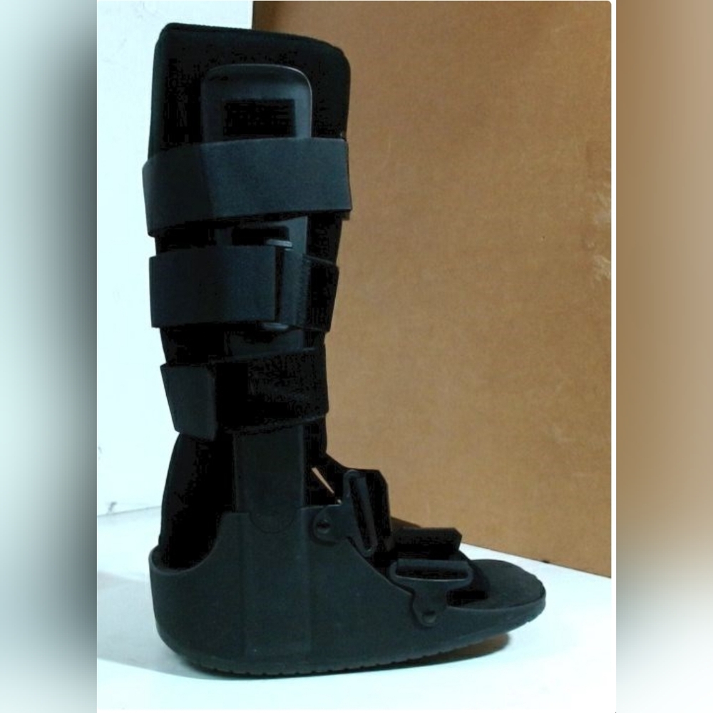 NEW United Ortho Unisex Cam Walker Fracture Boot sz: Medium, Black